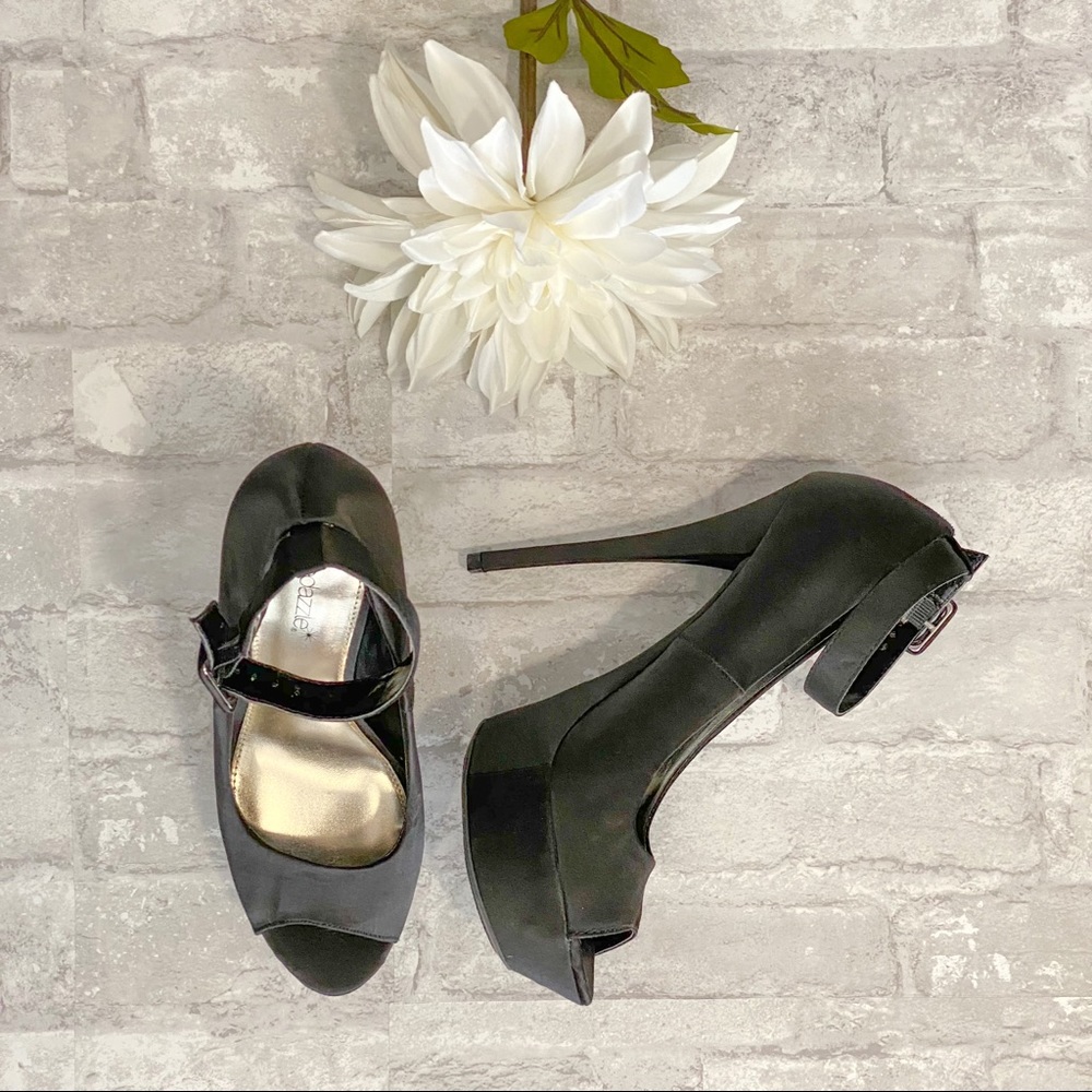 NWOT Shoe Dazzle Black Satin Heels - Picture 2 of 12
